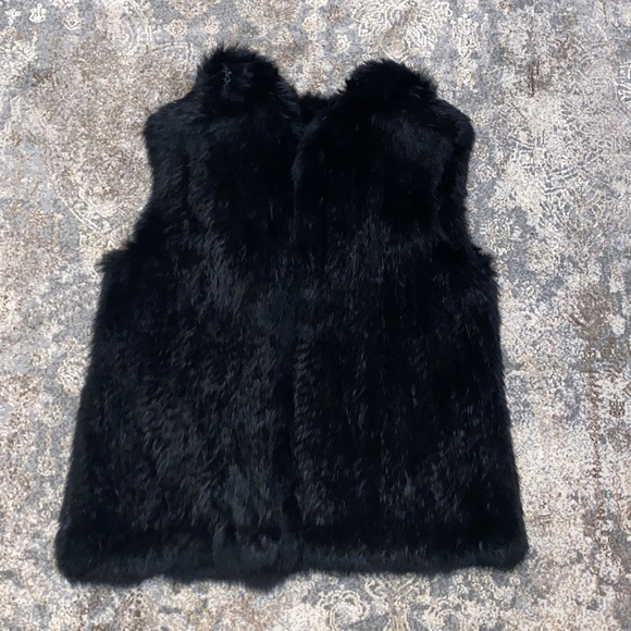 🛑SOLD🛑 MICHAEL Michael Kors Rabbit Fur Vest - Picture 2 of 3
